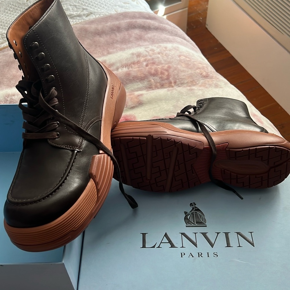 Size 10, price 300, original $500 brown color  new!